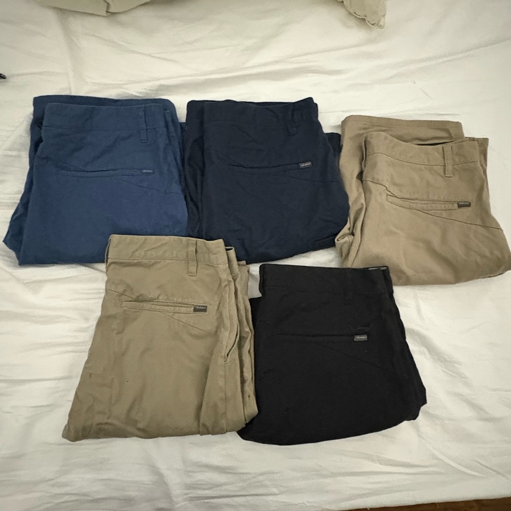 VolcoM Men's Casual Pants and shorts 33-34- Blue, Black, Tan
